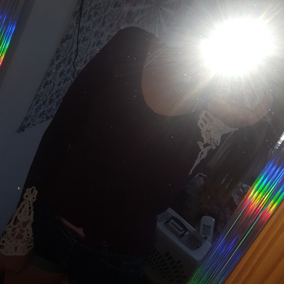 Purple long sleeve with lace on the sleeves - Picture 2 of 5